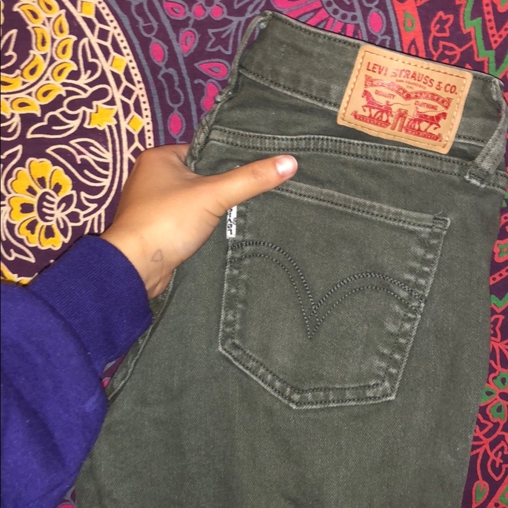 Levi’s super skinny style! Size 26!
